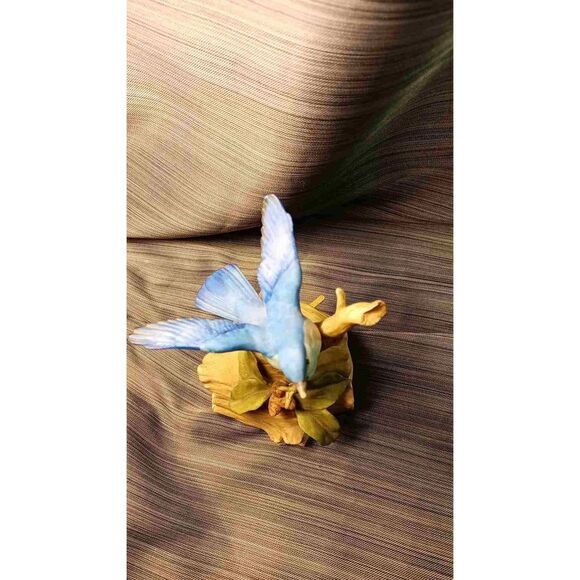 Hand painted blue bird music box - Picture 3 of 7